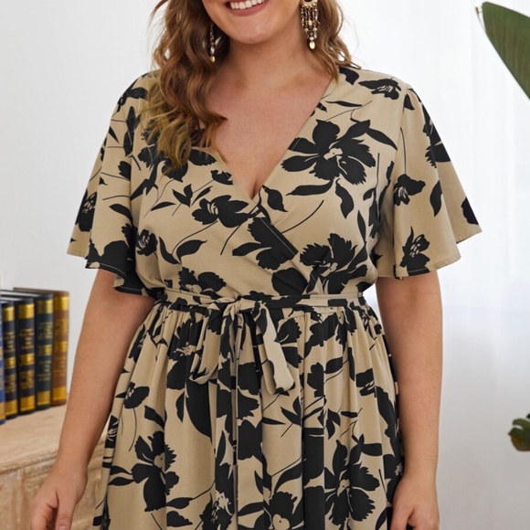 PLUS SIZE Floral print v neck belted maxi dress - Picture 3 of 3